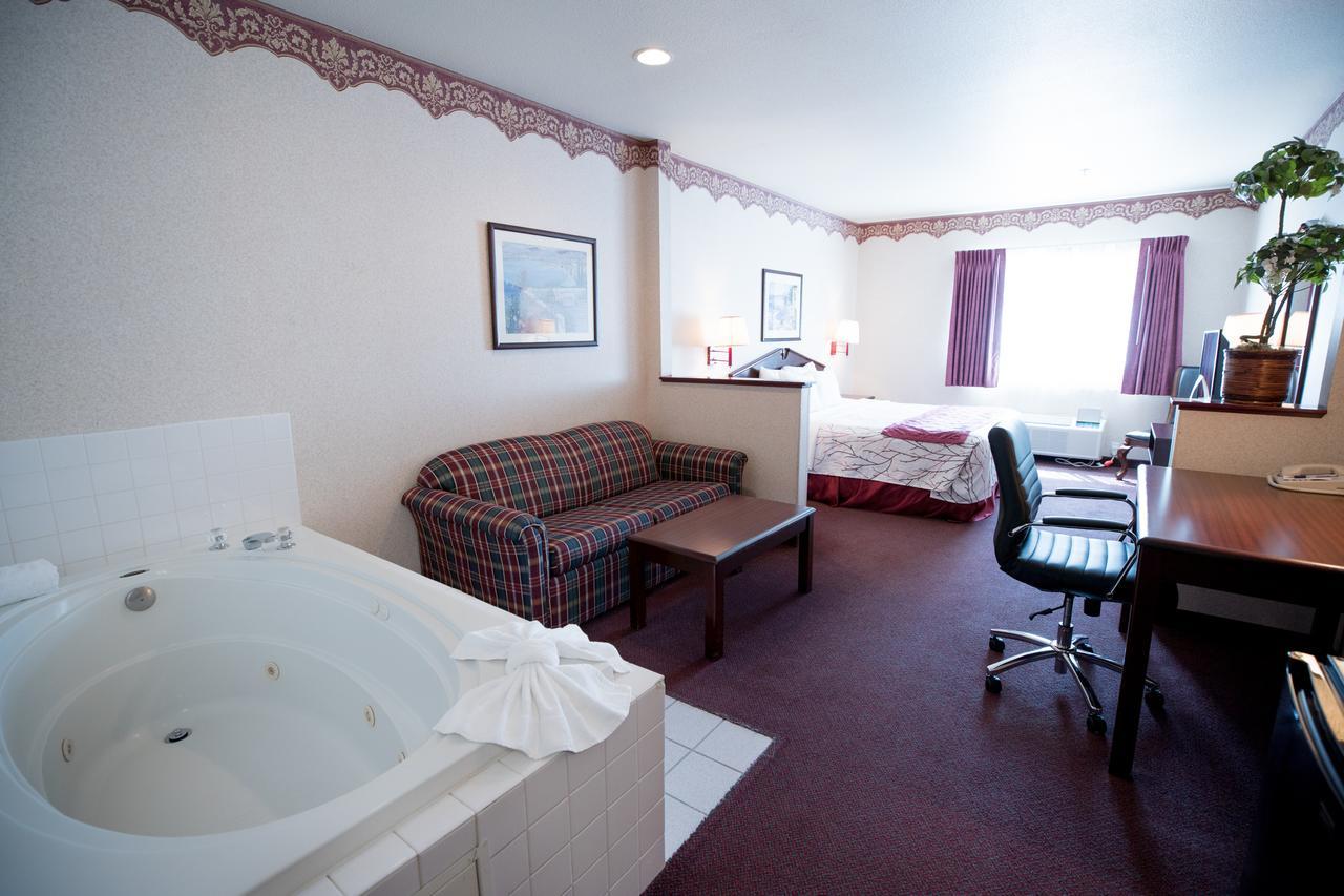 Portland Airport East Hotel 2*