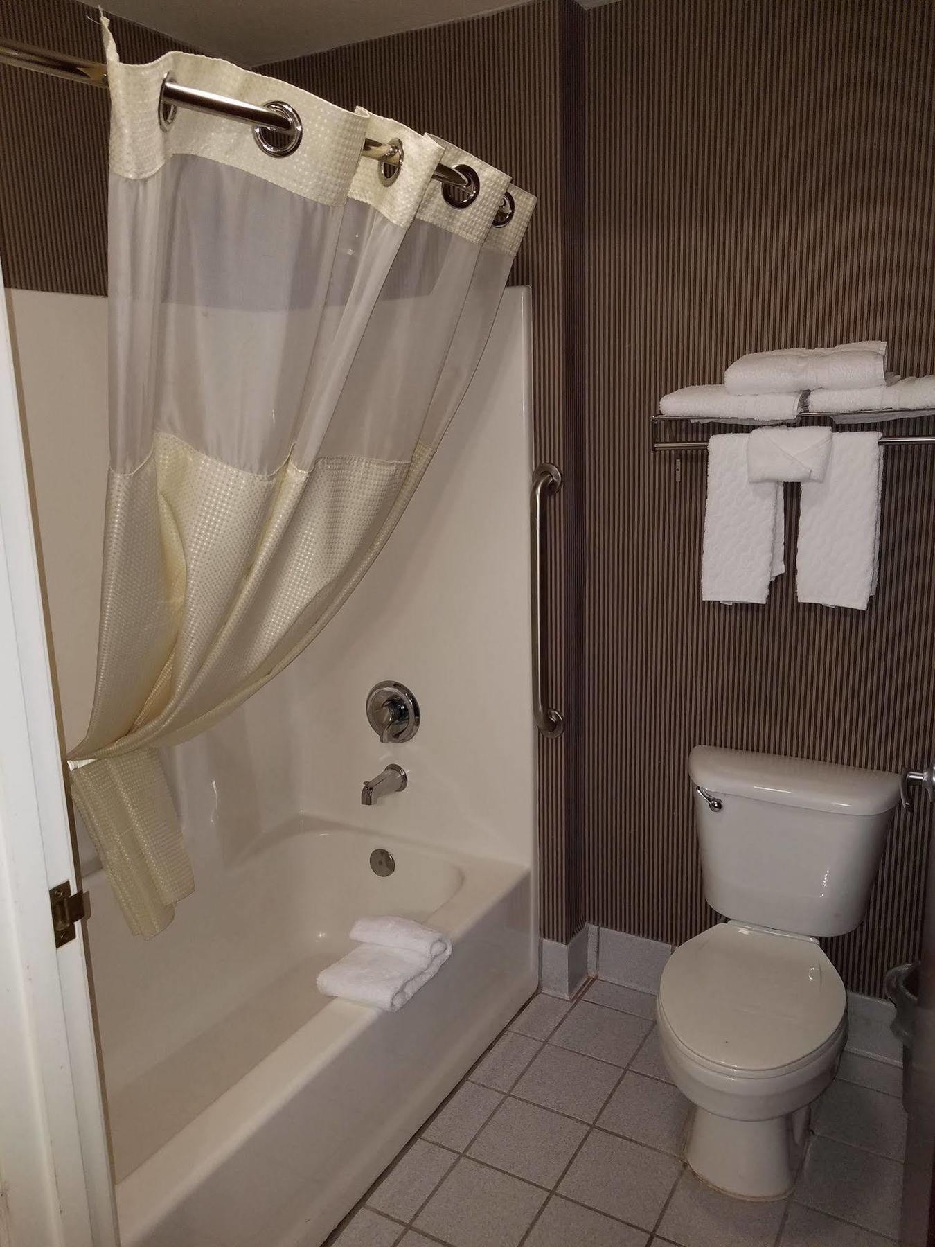 Portland Airport East Hotel 2*