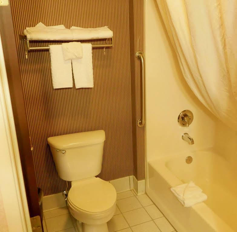 Hotel Portland Airport East 2*