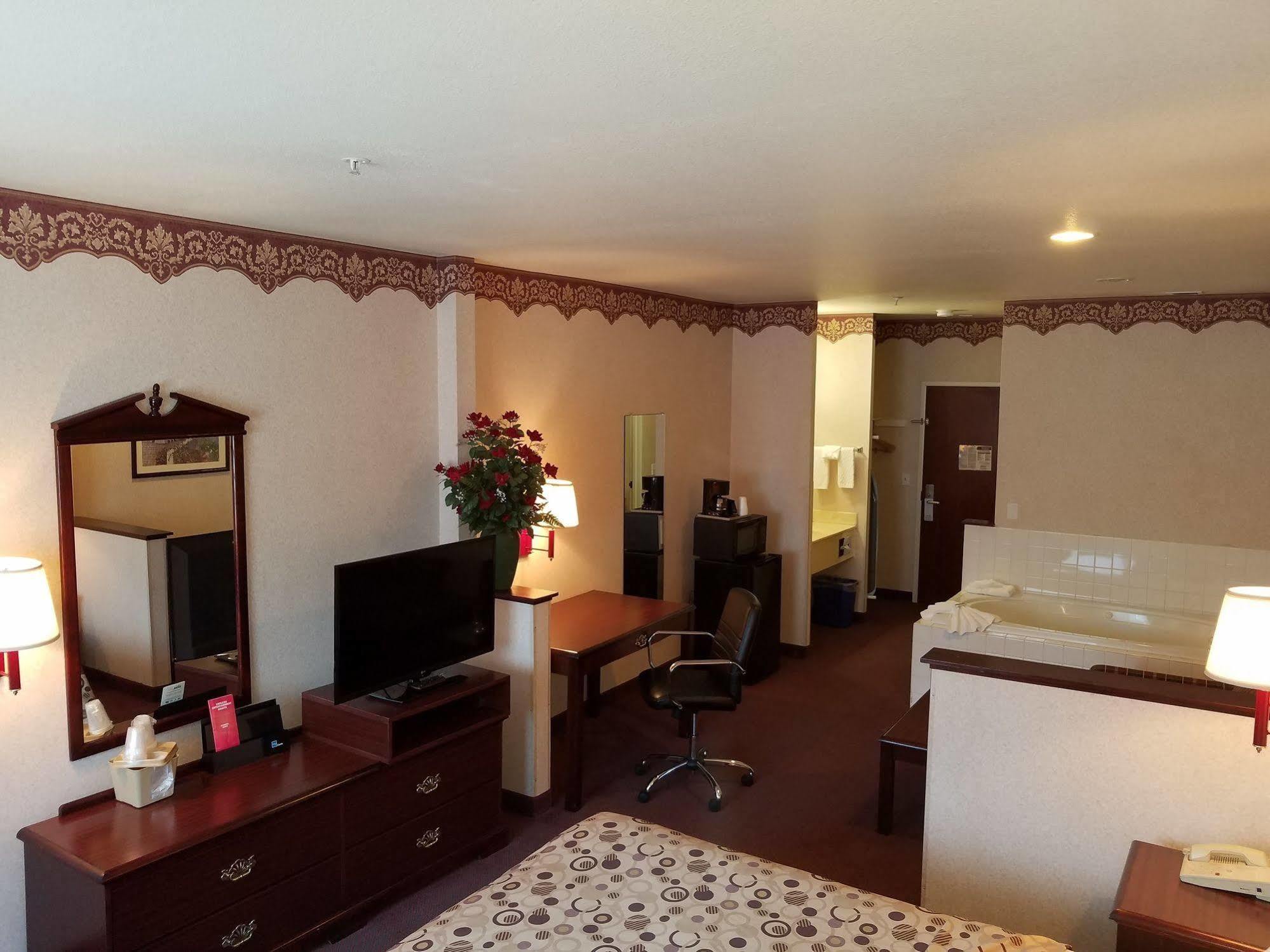 Hotel Portland Airport East 2*